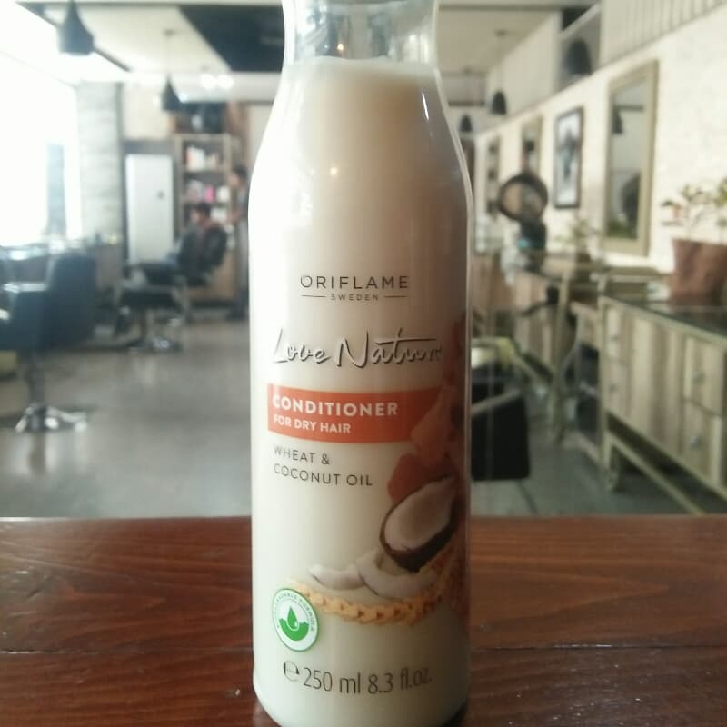 Love nature conditioner for dry hairs